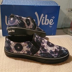 NEW!! MEN shoes size 9.5M or 11W